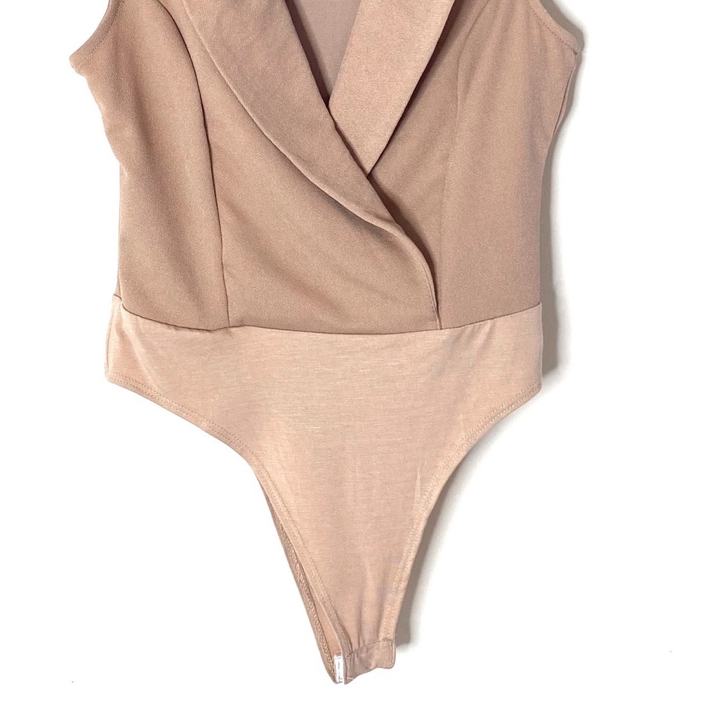 ⭐️NWT⭐️ FASHION NOVA Collared Bodysuit Blouse -Tan - Picture 4 of 6